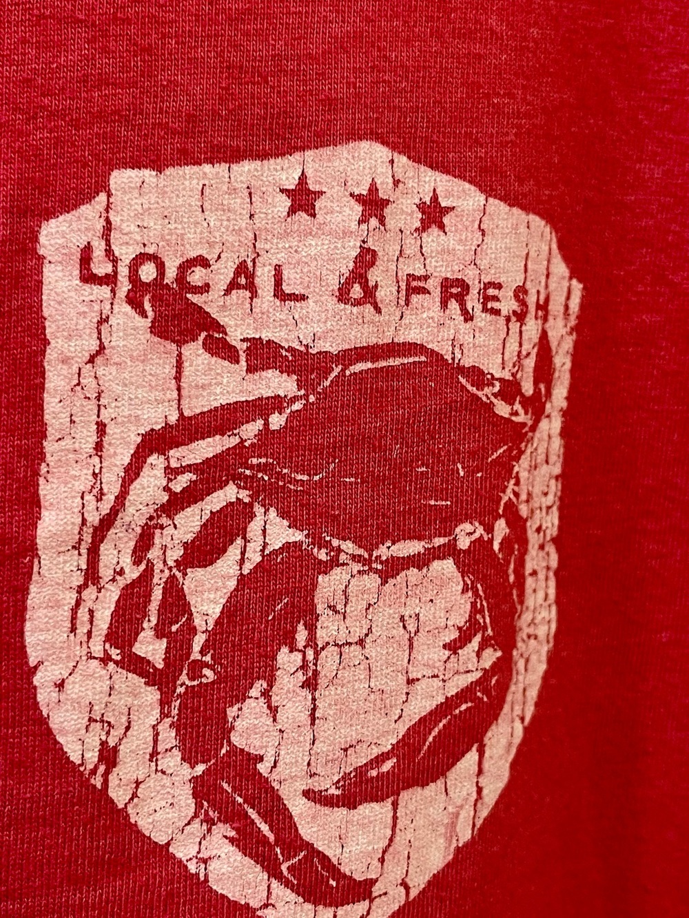 Izod Men's Coral Short-Sleeve Graphic Tee - Island Bay Crab Shack - Picture 5 of 6